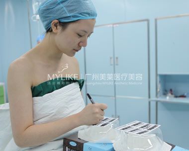 我要我的“事业线”！深圳白领的丰胸经历5.jpg